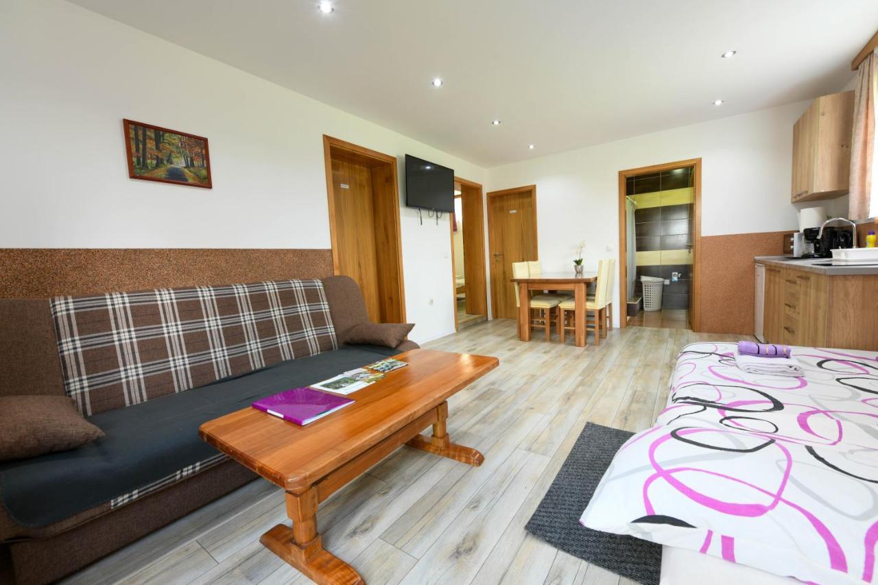 Apartman Jakov Rakovica Eksteriør bilde